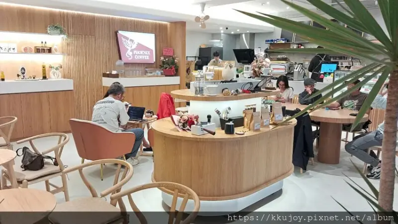 菲尼咖啡｜新竹北區質感咖啡廳，提供咖啡、甜點、輕食、鹹食｜小