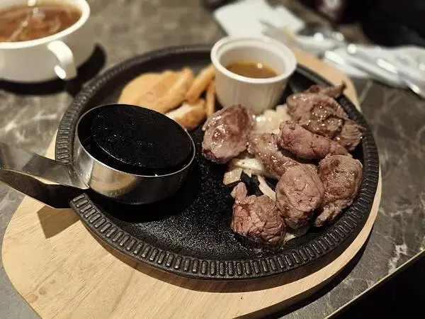 桃園中壢橫濱牛排~