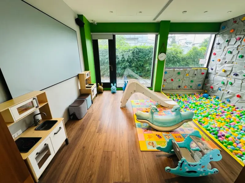 【寗夏時光】宜蘭冬山超人氣親子民宿｜電動車、戲水池、遊戲區一