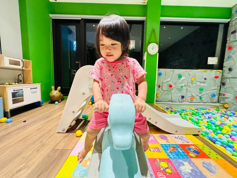 【寗夏時光】宜蘭冬山超人氣親子民宿｜電動車、戲水池、遊戲區一