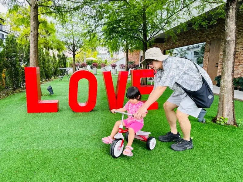 【寗夏時光】宜蘭冬山超人氣親子民宿｜電動車、戲水池、遊戲區一