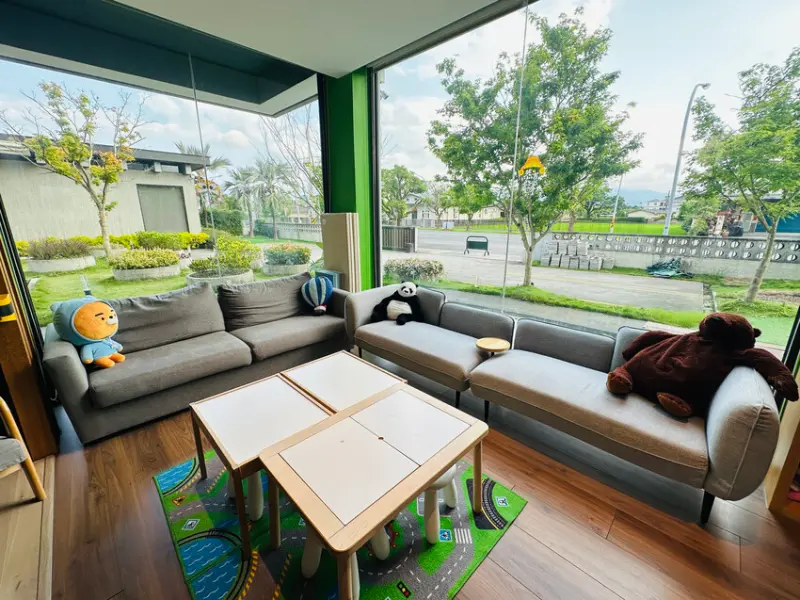 【寗夏時光】宜蘭冬山超人氣親子民宿｜電動車、戲水池、遊戲區一