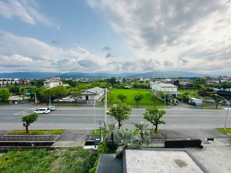 【寗夏時光】宜蘭冬山超人氣親子民宿｜電動車、戲水池、遊戲區一