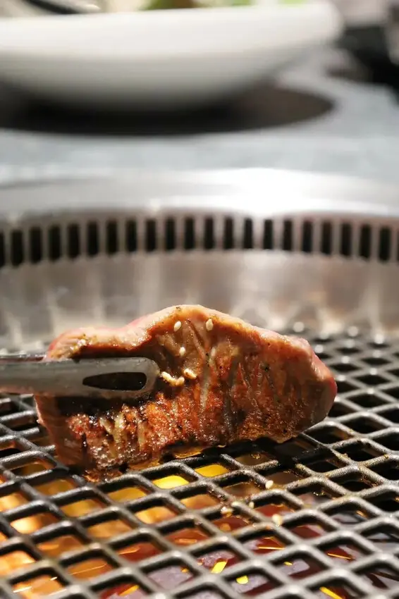 台南燒肉推薦｜來秋敘苑體驗專人代烤＋和牛可頌｜來場升級版的放