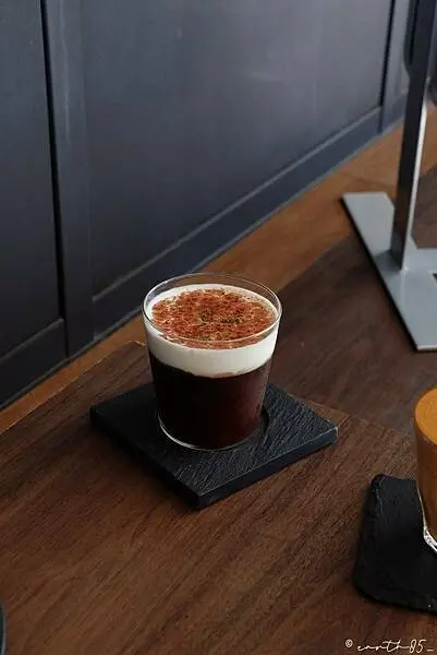 [ 台北美食 ] LOTUS CAFFÉ-大安區黑灰系咖啡館