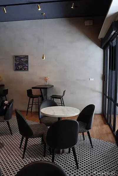 [ 台北美食 ] LOTUS CAFFÉ-大安區黑灰系咖啡館