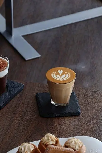 [ 台北美食 ] LOTUS CAFFÉ-大安區黑灰系咖啡館