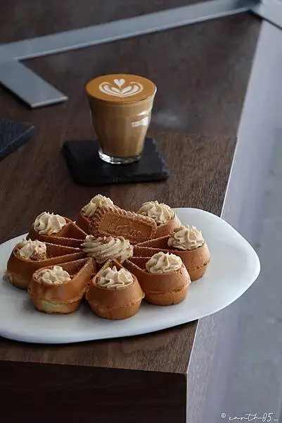 [ 台北美食 ] LOTUS CAFFÉ-大安區黑灰系咖啡館