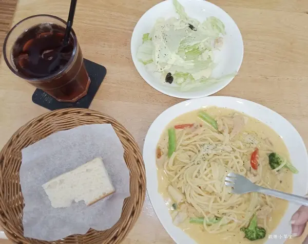 【台北美食】小南門義大利麵--背包廚房-手工披薩咖啡屋，隱身巷弄的平價美食@捷運小南門站