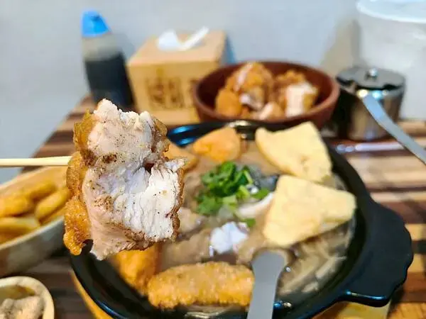 捷運中和站親民美食“賴桑透抽蚵仔麵線-中和店” 超滿足大爆滿