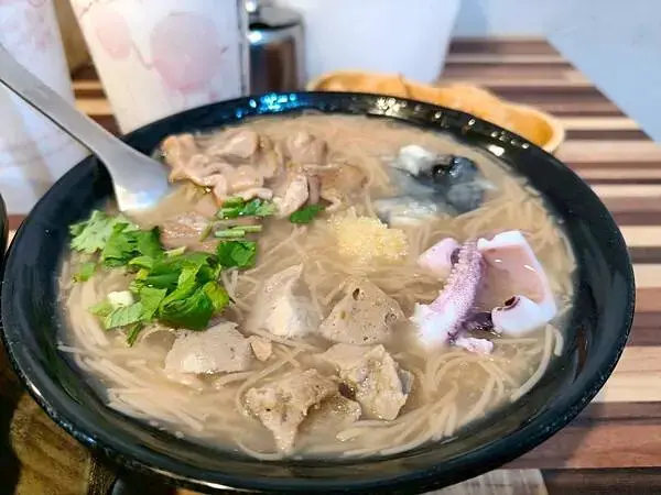 捷運中和站親民美食“賴桑透抽蚵仔麵線-中和店” 超滿足大爆滿