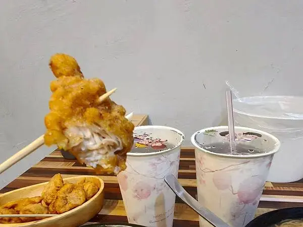 捷運中和站親民美食“賴桑透抽蚵仔麵線-中和店” 超滿足大爆滿