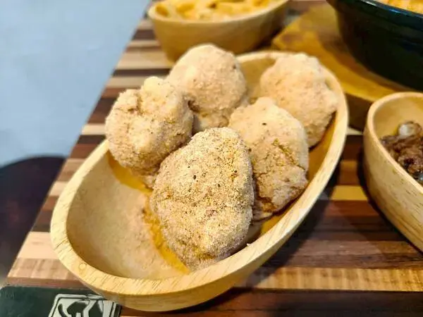 捷運中和站親民美食“賴桑透抽蚵仔麵線-中和店” 超滿足大爆滿