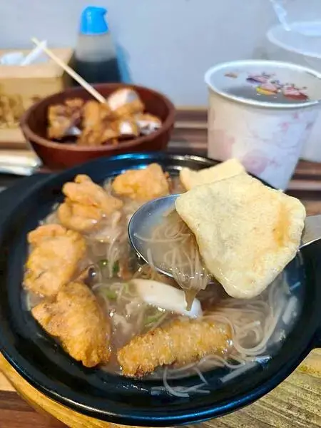捷運中和站親民美食“賴桑透抽蚵仔麵線-中和店” 超滿足大爆滿