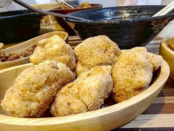 捷運中和站親民美食“賴桑透抽蚵仔麵線-中和店” 超滿足大爆滿