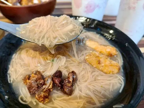 捷運中和站親民美食“賴桑透抽蚵仔麵線-中和店” 超滿足大爆滿