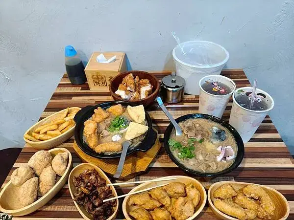 捷運中和站親民美食“賴桑透抽蚵仔麵線-中和店” 超滿足大爆滿