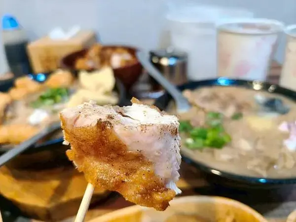 捷運中和站親民美食“賴桑透抽蚵仔麵線-中和店” 超滿足大爆滿