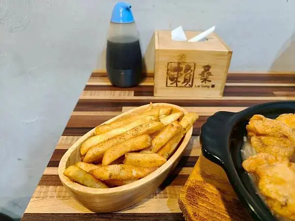 捷運中和站親民美食“賴桑透抽蚵仔麵線-中和店” 超滿足大爆滿