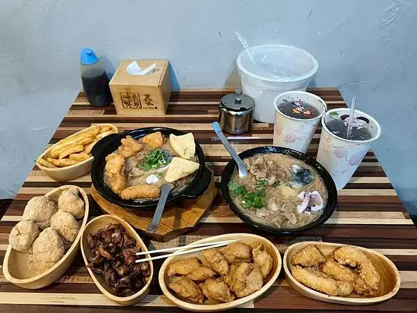 捷運中和站親民美食“賴桑透抽蚵仔麵線-中和店” 超滿足大爆滿