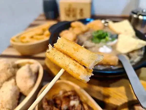 捷運中和站親民美食“賴桑透抽蚵仔麵線-中和店” 超滿足大爆滿