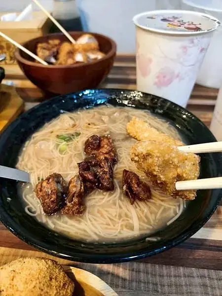捷運中和站親民美食“賴桑透抽蚵仔麵線-中和店” 超滿足大爆滿