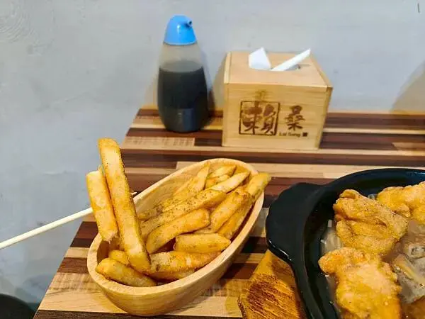 捷運中和站親民美食“賴桑透抽蚵仔麵線-中和店” 超滿足大爆滿