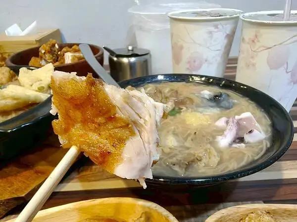 捷運中和站親民美食“賴桑透抽蚵仔麵線-中和店” 超滿足大爆滿