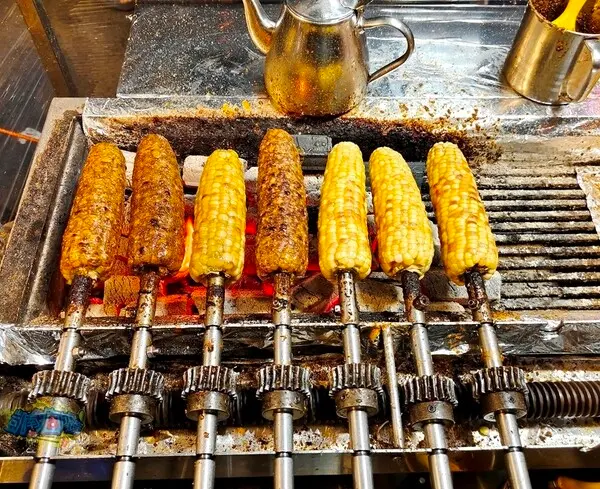 嘉義朴子市美食【家香味碳烤玉米】朴子夜市超人氣排隊烤玉米！就