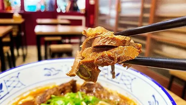 老福家常牛肉麵│吃麵送紅茶、珍奶、小菜，還可以裝滿外帶│土城牛肉麵推薦、板橋牛肉麵推薦、板橋土城美食推薦-33.jpg