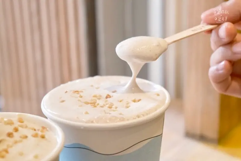 台中西區｜史上最濃厚開心果奶蓋來台中了！素食者、乳糖不耐症也