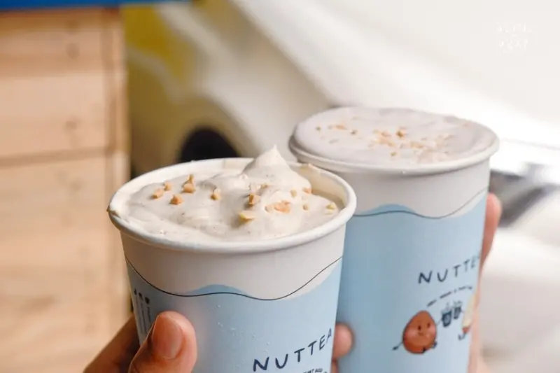 台中西區｜史上最濃厚開心果奶蓋來台中了！素食者、乳糖不耐症也