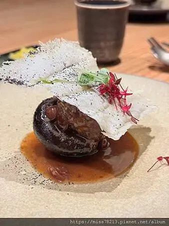 和牛控請注意!王品集團旗下頂級「阪前和牛鐵板燒」日本A5黑毛和牛 蒜頭和牛炒飯好好吃ㄟ!