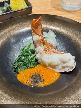 和牛控請注意!王品集團旗下頂級「阪前和牛鐵板燒」日本A5黑毛和牛 蒜頭和牛炒飯好好吃ㄟ!