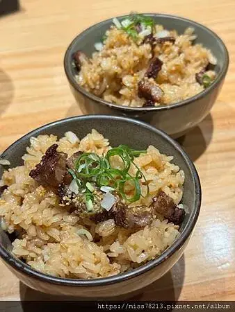和牛控請注意!王品集團旗下頂級「阪前和牛鐵板燒」日本A5黑毛和牛 蒜頭和牛炒飯好好吃ㄟ!