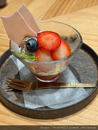 和牛控請注意!王品集團旗下頂級「阪前和牛鐵板燒」日本A5黑毛和牛 蒜頭和牛炒飯好好吃ㄟ!