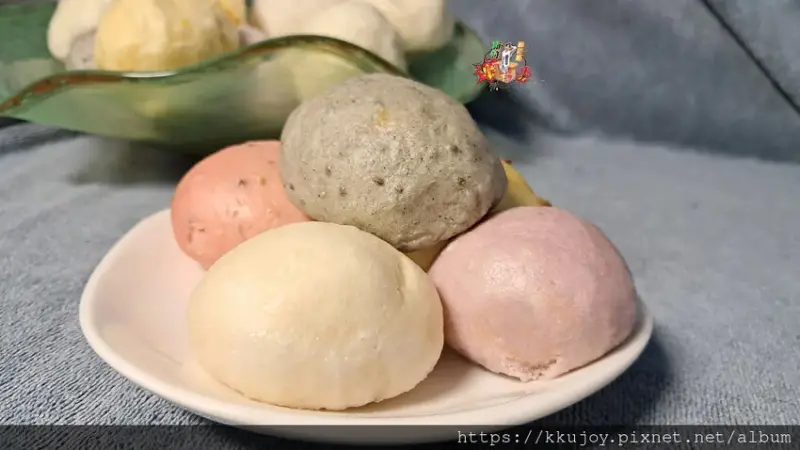 愛肯饅頭，蒸熟的蔬果與麵糰混合 | 台北市自閉兒社會福利基金