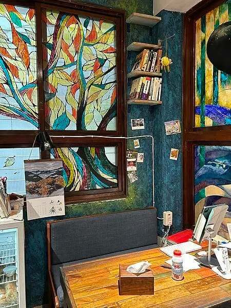 【台南東區】134巷女巫的插畫和早午餐～像闖進愛麗絲夢遊仙境