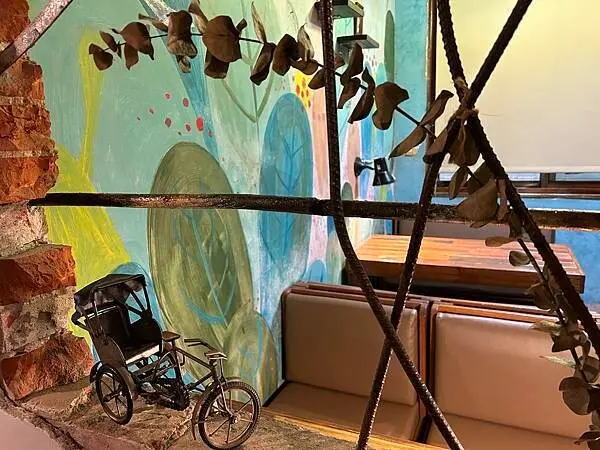 【台南東區】134巷女巫的插畫和早午餐～像闖進愛麗絲夢遊仙境