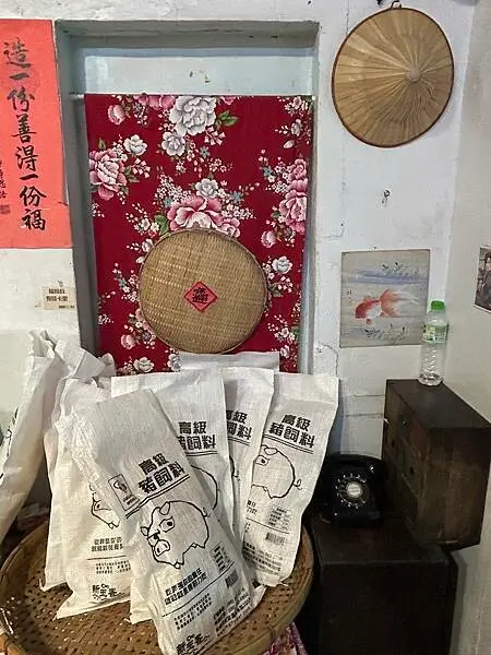 【台南安定區】豬飼料杆仔店～油漆桶、蚊香罐、豬飼料袋的古早味