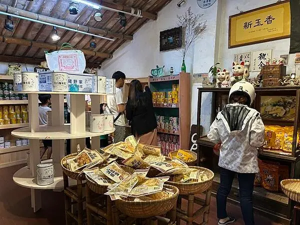 【台南安定區】豬飼料杆仔店～油漆桶、蚊香罐、豬飼料袋的古早味
