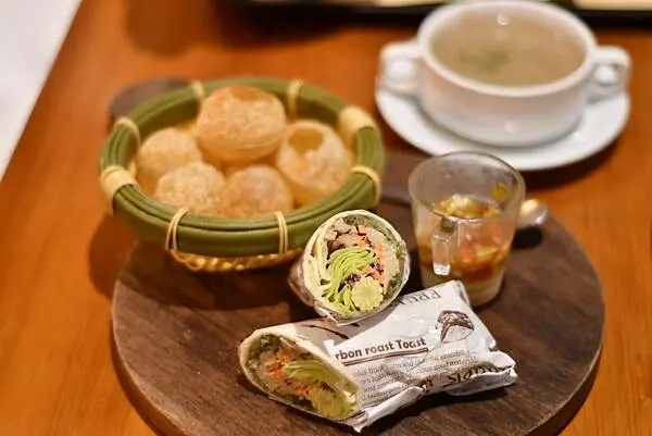 【屏東美食】打舖2號店～超美的工業風蔬食餐廳，各式各樣道地的