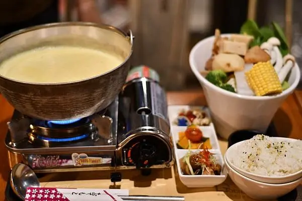 【屏東美食】打舖2號店～超美的工業風蔬食餐廳，各式各樣道地的