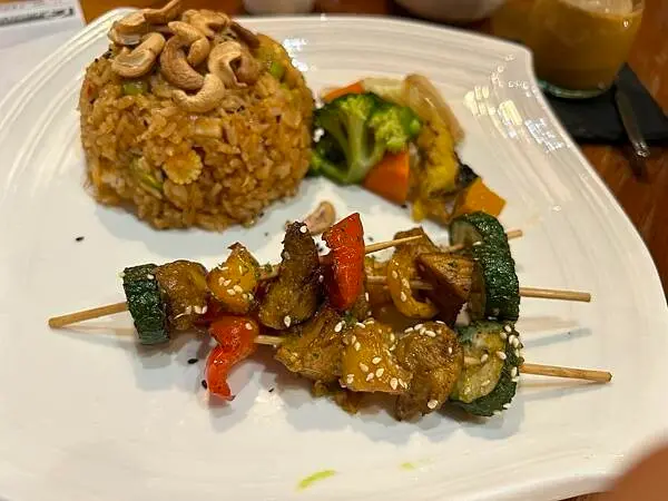 【屏東美食】打舖2號店～超美的工業風蔬食餐廳，各式各樣道地的