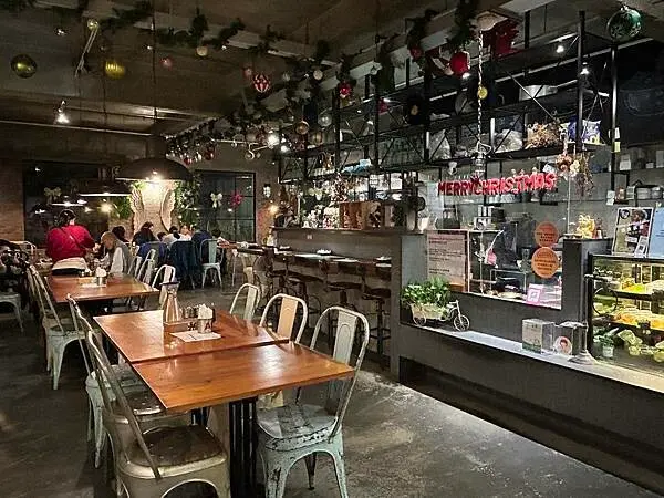 【屏東美食】打舖2號店～超美的工業風蔬食餐廳，各式各樣道地的