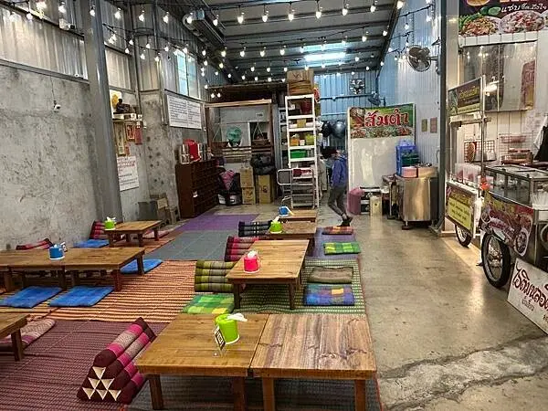 【高雄美食】送噹夜市餐廳～鹽埕區很不一樣的泰北料理，不論用餐