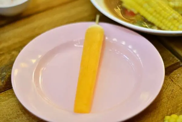 【高雄美食】送噹夜市餐廳～鹽埕區很不一樣的泰北料理，不論用餐