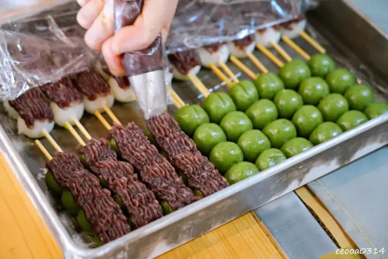 赤丸団子｜中山赤峰街人氣甜點，無麩質日本糰子搭冷泡茶超療癒!