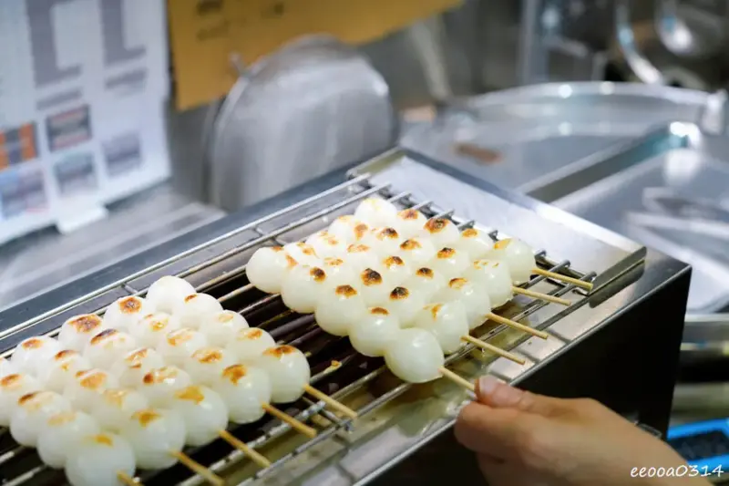 赤丸団子｜中山赤峰街人氣甜點，無麩質日本糰子搭冷泡茶超療癒!