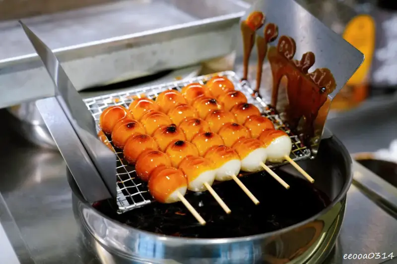 赤丸団子｜中山赤峰街人氣甜點，無麩質日本糰子搭冷泡茶超療癒!